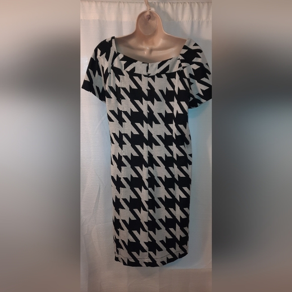 Rabbit Rabbit Rabbit Monochrome Zigzag Dress - Picture 6 of 12